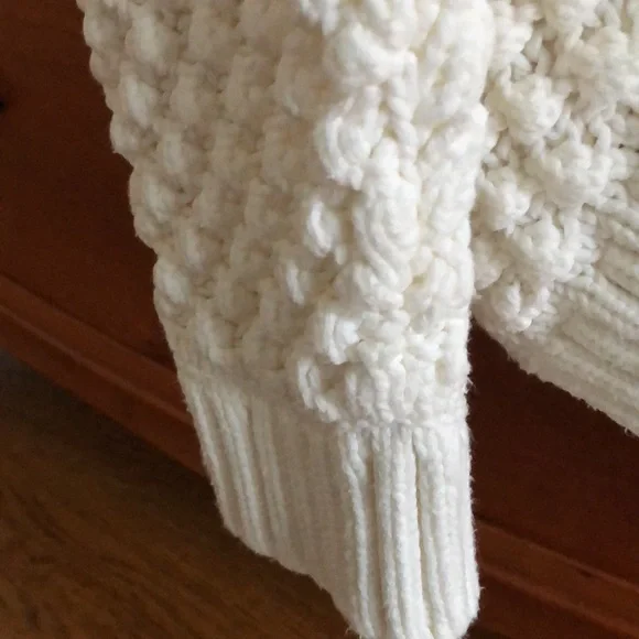 EUC Gap Ivory Bubble Shawl Sweater - Picture 6 of 8
